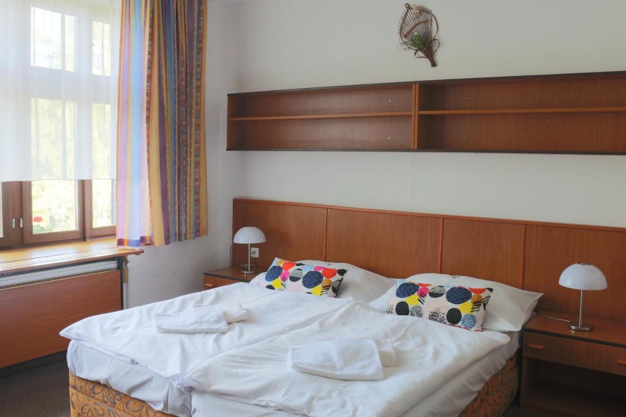 Hotel Maredis Korenov Luaran gambar