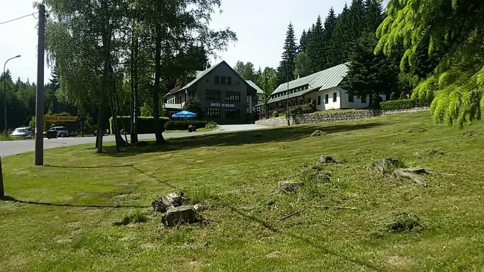 Hotel Maredis Korenov Luaran gambar