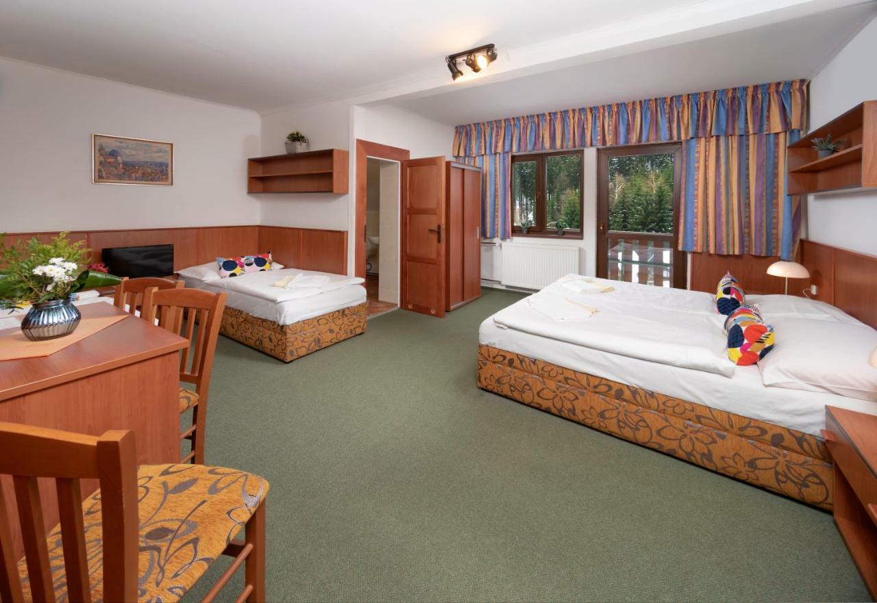 Hotel Maredis Korenov Luaran gambar