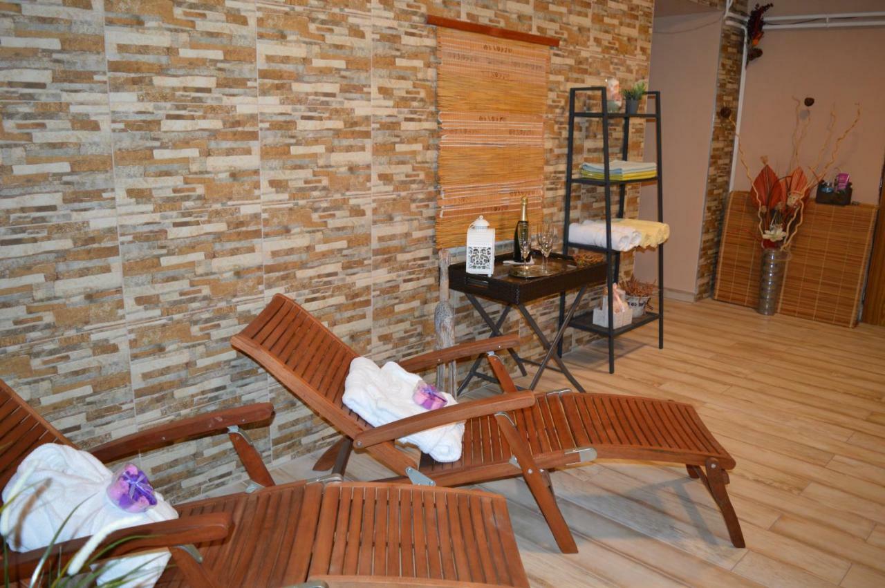 Hotel Maredis Korenov Luaran gambar